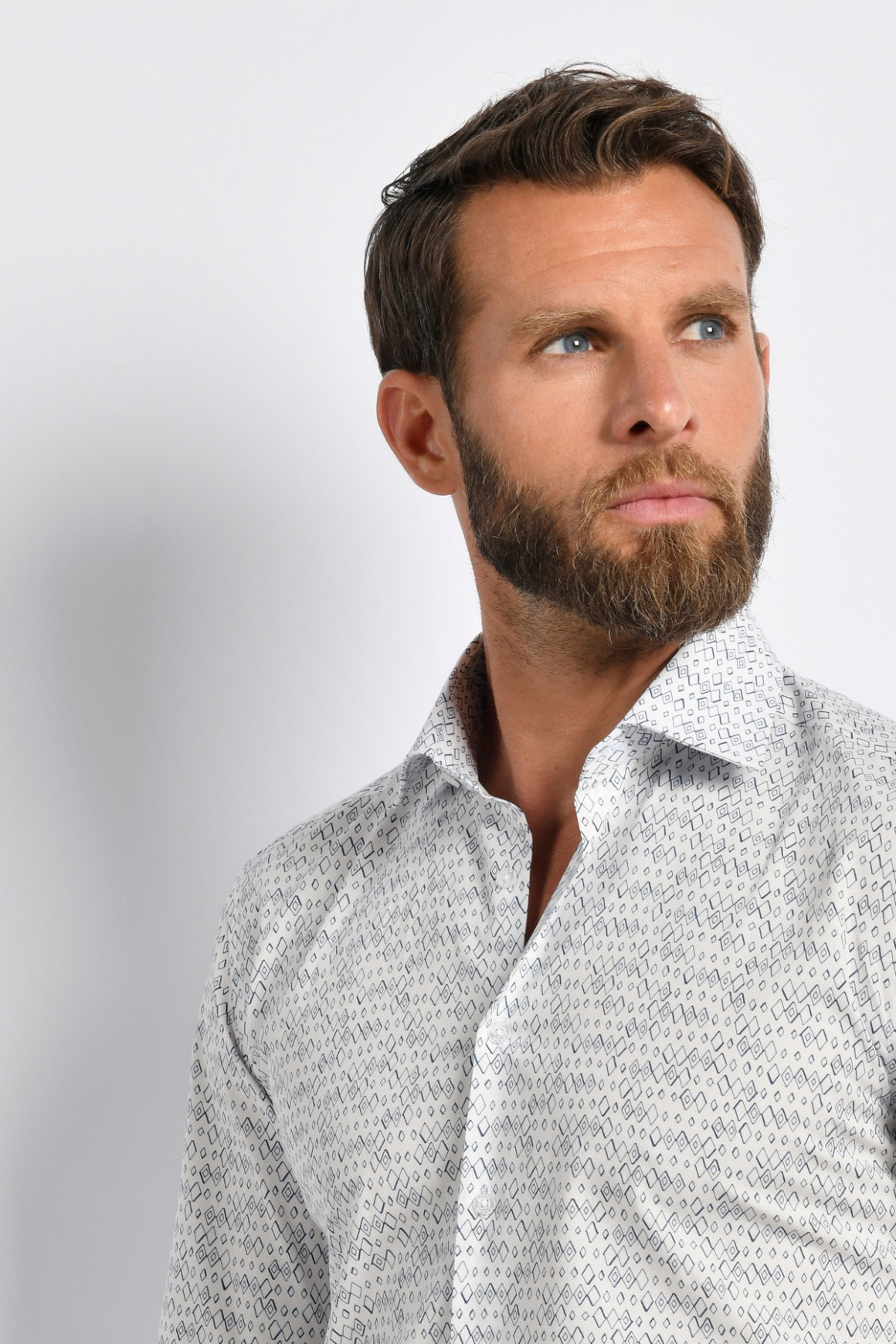 Chemise à motifs naifs