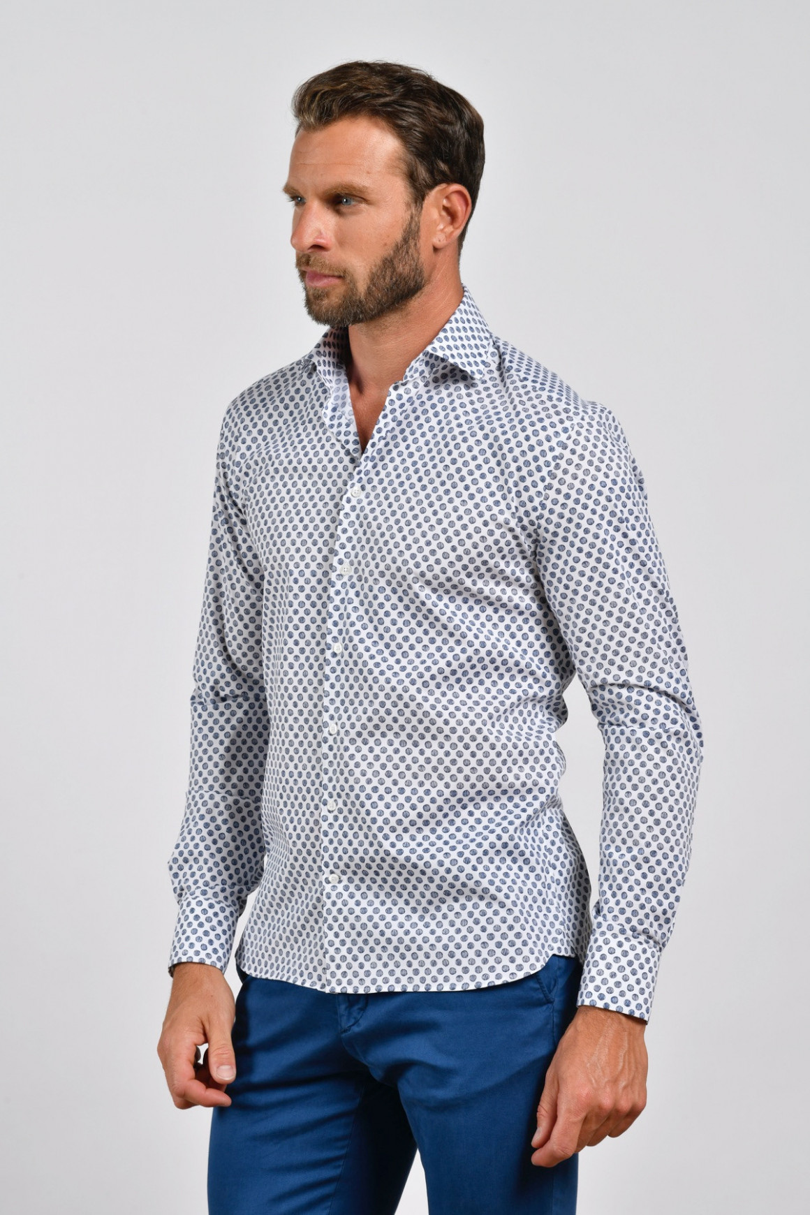 Chemise à pois esquisse