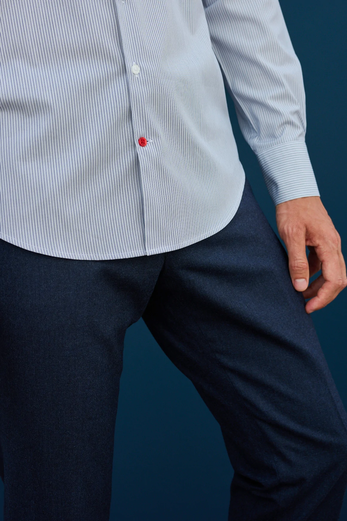 Achat Chemise Fines rayures bouton rouge
