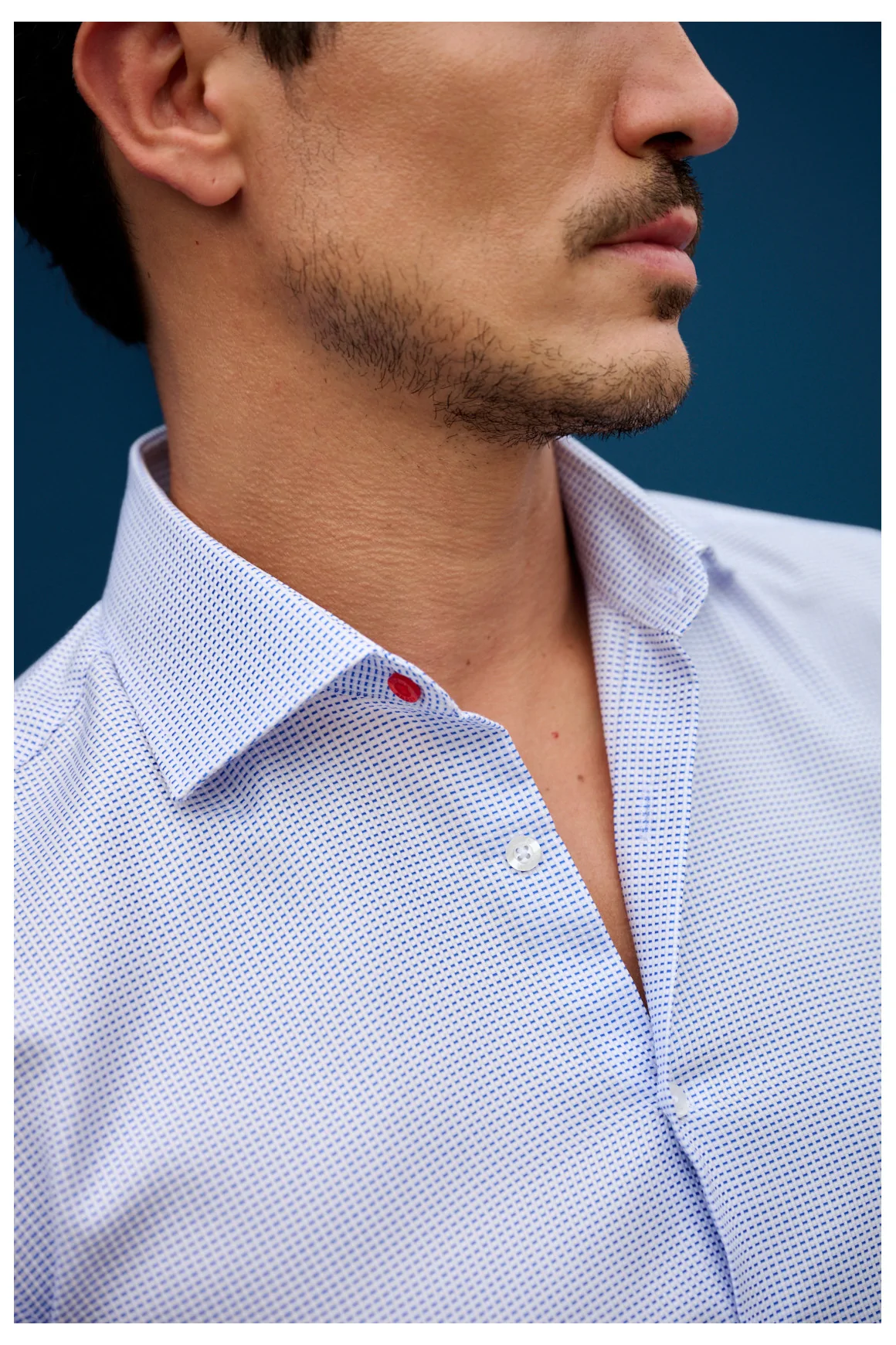 Achat Chemise CLASSIQUE ARMURÉE BLEUE BOUTON ROUGE