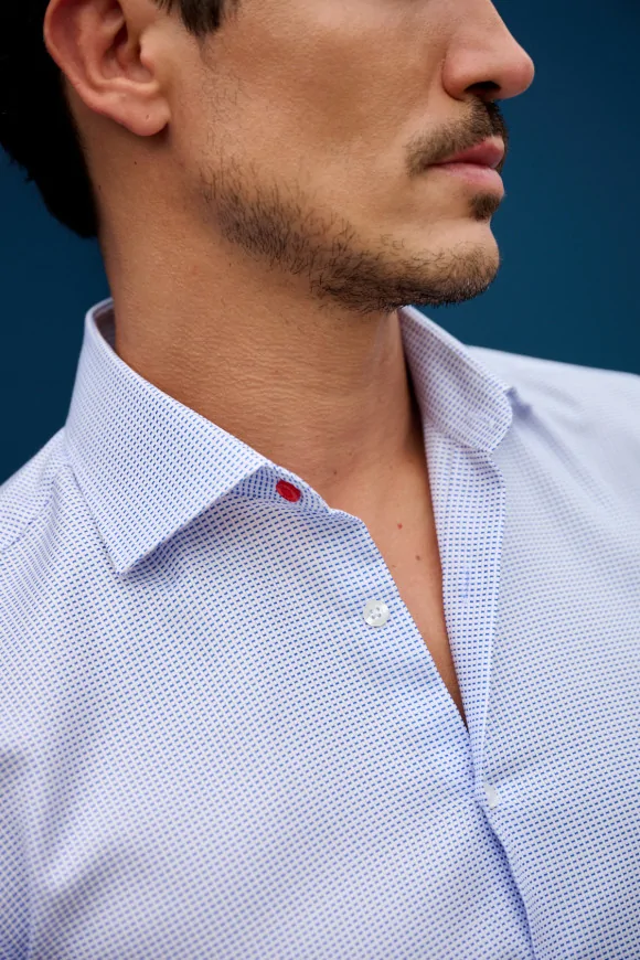Achat Chemise CLASSIQUE ARMURÉE BLEUE BOUTON ROUGE