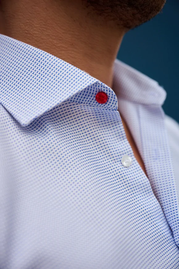 Achat Chemise CLASSIQUE ARMURÉE BLEUE BOUTON ROUGE