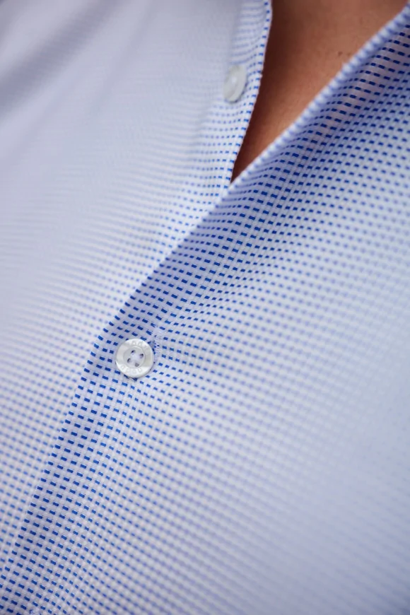Achat Chemise CLASSIQUE ARMURÉE BLEUE BOUTON ROUGE