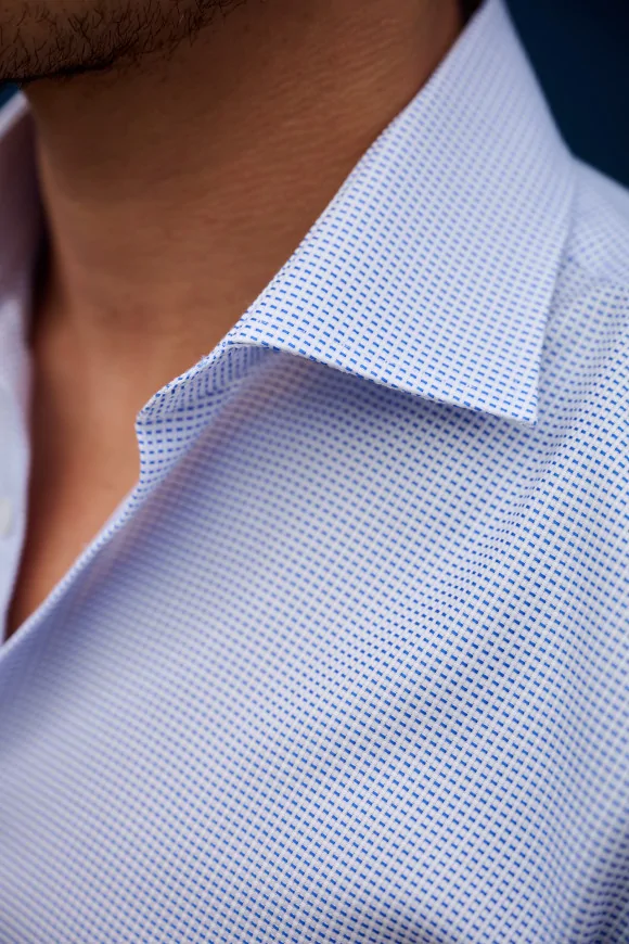 Achat Chemise CLASSIQUE ARMURÉE BLEUE BOUTON ROUGE