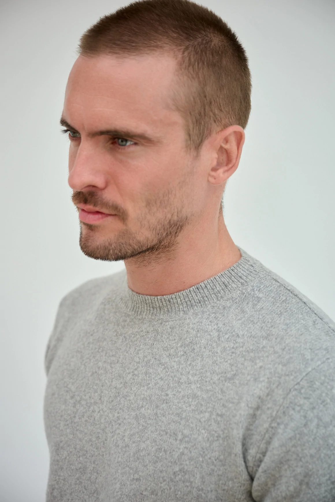 Pull MARK Gris